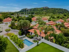 Luxury 5 Bedrooms