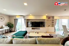 Condo – Prime Location & Views