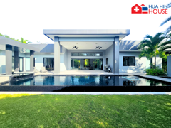 Modern Luxury Villa with Private Pool, Sauna & Spa Master Bathroom – Black Mountain Hua Hin