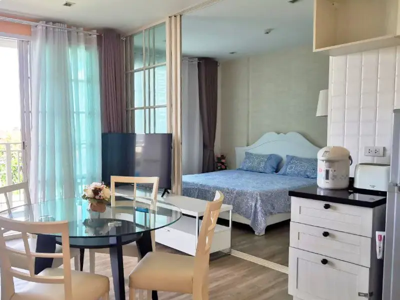 Beautiful two-room condo, large swimming pool, near the beach, ready to move in -Hua Hin House-