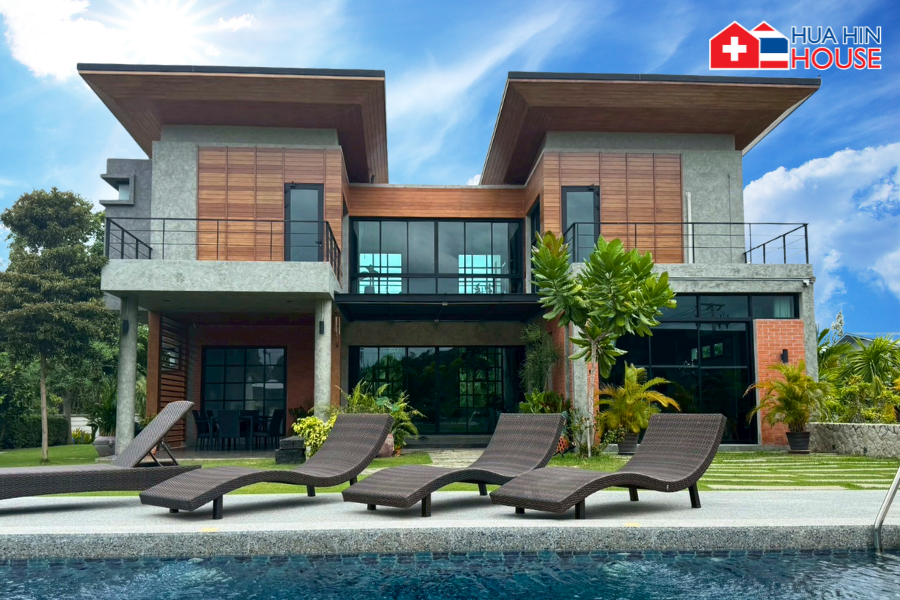 2 Villas with 360° Mountain View