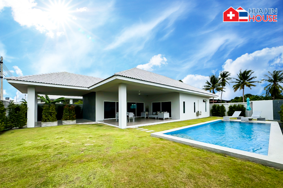 Modern Villa in Peaceful Paradise