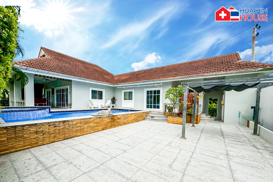 Luxuriöses Haus: 3 SZ, 2 Bäder + Privatpool
