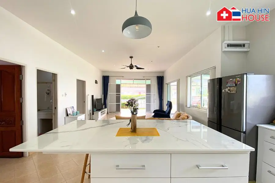 Charming 3-Bedroom House with Mountain View in Khao Tao