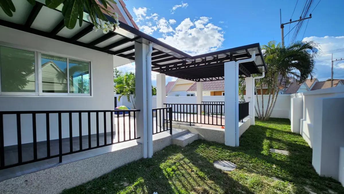 Newly Renovated Pool Villa & Prime Location