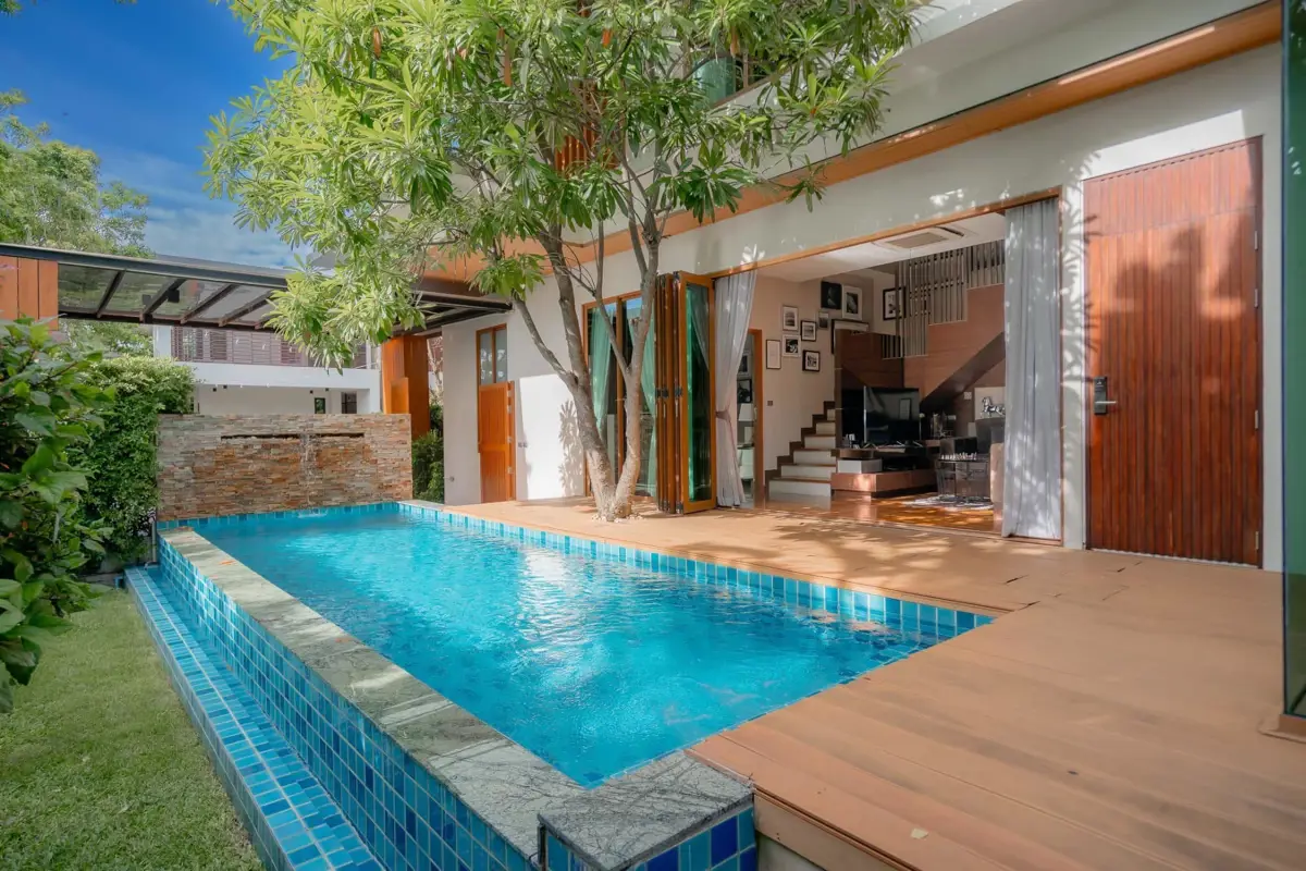 Besitzen Sie Ihr Paradies: Exquisite Pool-Villa mit Einnahmepotenzial!