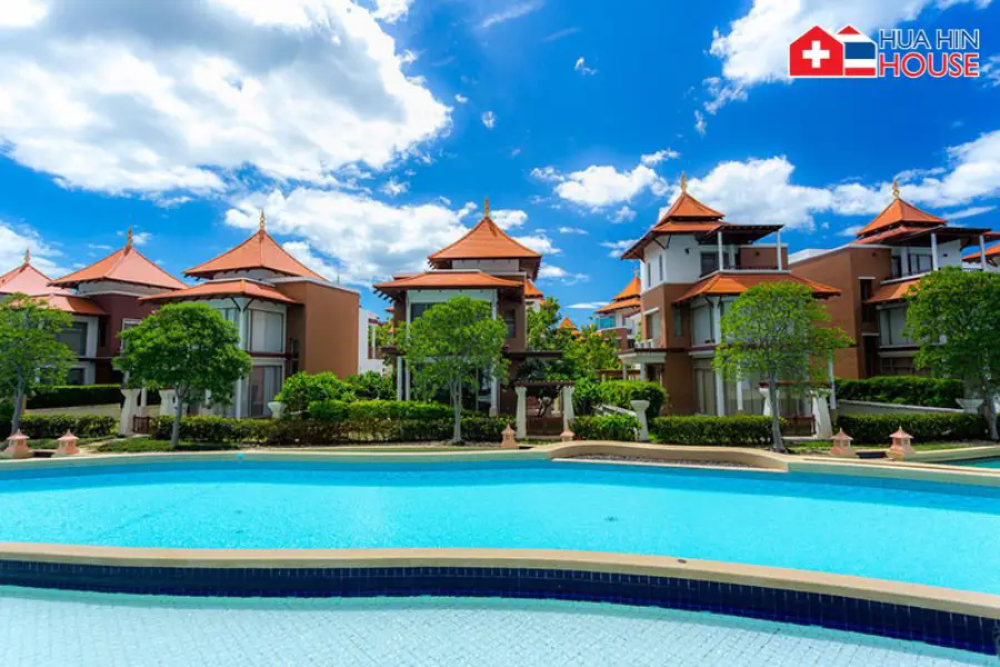 3-story Lagoon Pool Villa