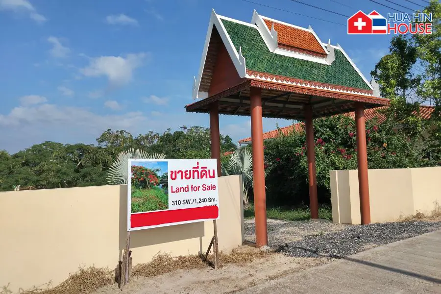 1.240 sqm land for sale