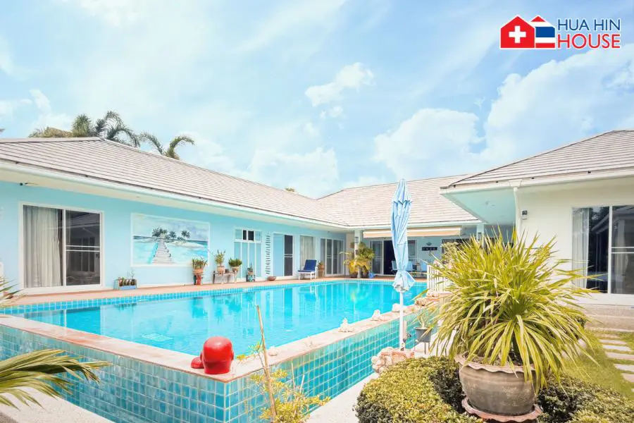 Elegant Hua Hin Home with Spacious Living Area