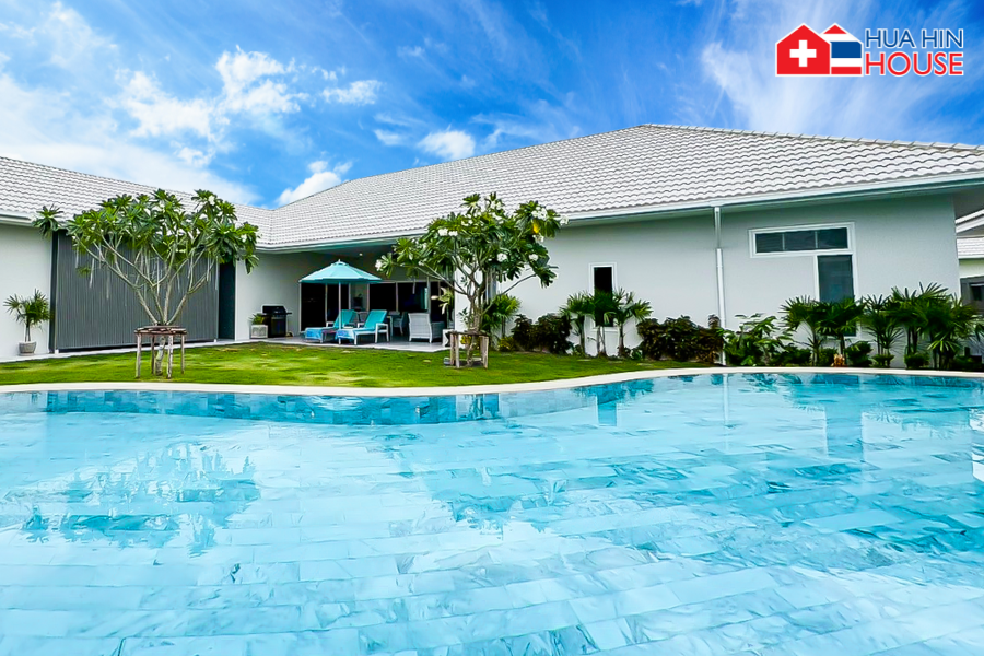 Moderne Poolvillen zu verkaufen