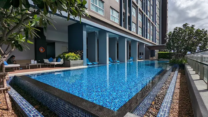 "Prime Location, Low Maintenance: 1-Bedroom Condo for Sale in Hua Hin"