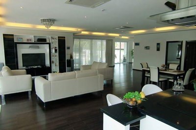 House for rent Na Jomtien showing the open plan concept