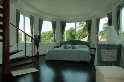 House for rent Na Jomtien showing the master bedroom