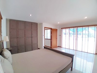 House for rent Jomtien Beach showing the fourth bedroom and balcony
