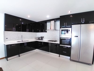 House for rent Jomtien Beach showing the kitchen