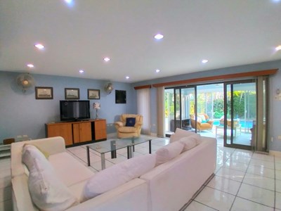 House for rent Pattaya showing the living room