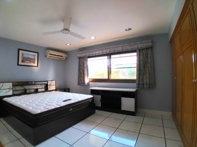 House for rent Pattaya showing the master bedroom with built-in wardrobes