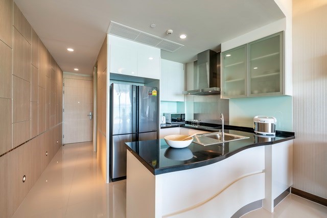 Condominium for sale Na Jomtien Pattaya showing the kicthen