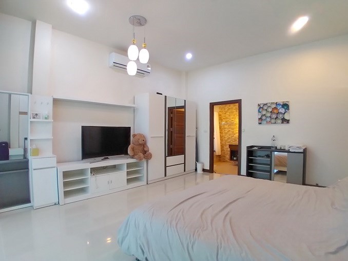 House for rent Huay Yai Pattaya showing the second bedroom suite