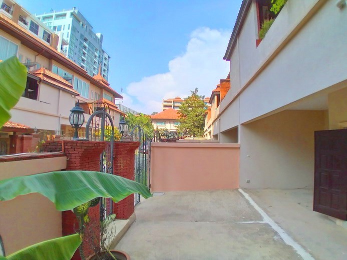House for rent Pratumnak 