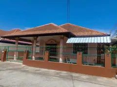 Single-story house for rent in Ekmongkol Village