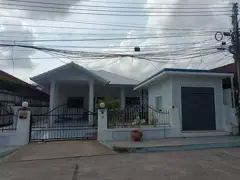 House for rent include small shop infront