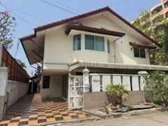 House for sale, ready for renovation.