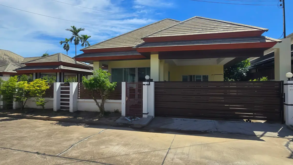 Single House with Private Pool for Sale – Baan Piam Mongkon, Huay Yai