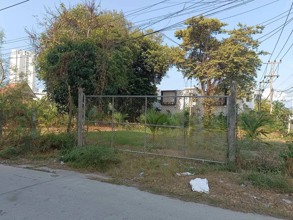 Land for sale, Soi Phra Tamnak 5