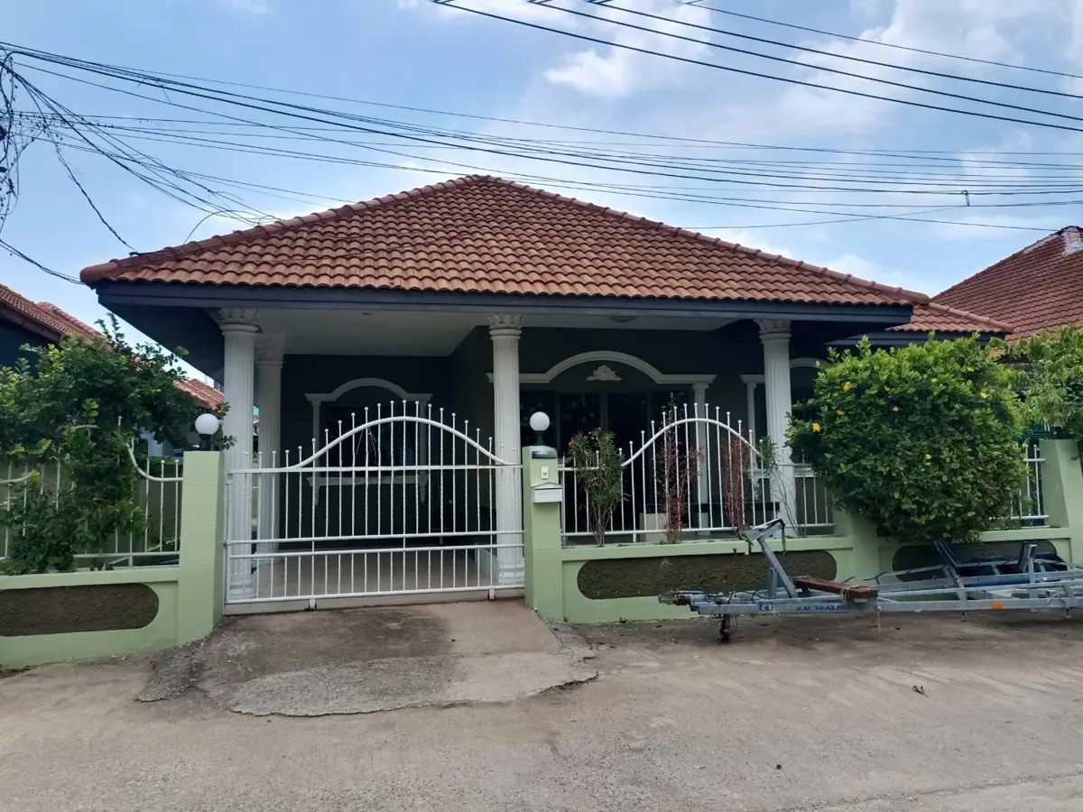 House for  Rent Ekmongkol Thepprasit soi 8 