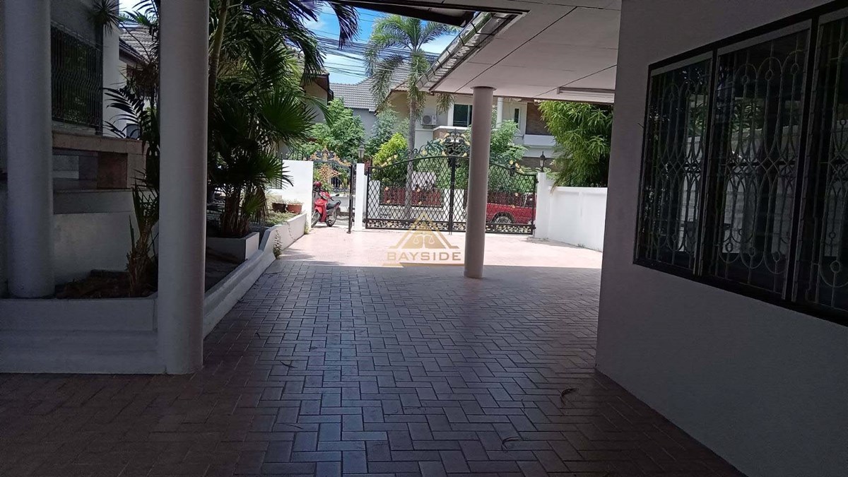 Central Park 2 House for Rent 