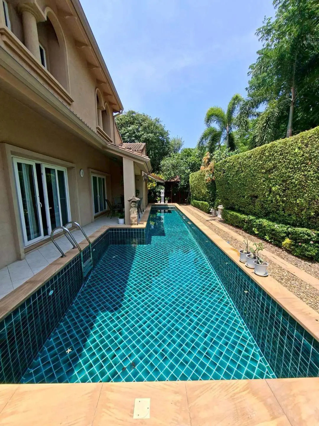 House for Rent, Silk Road Place Village