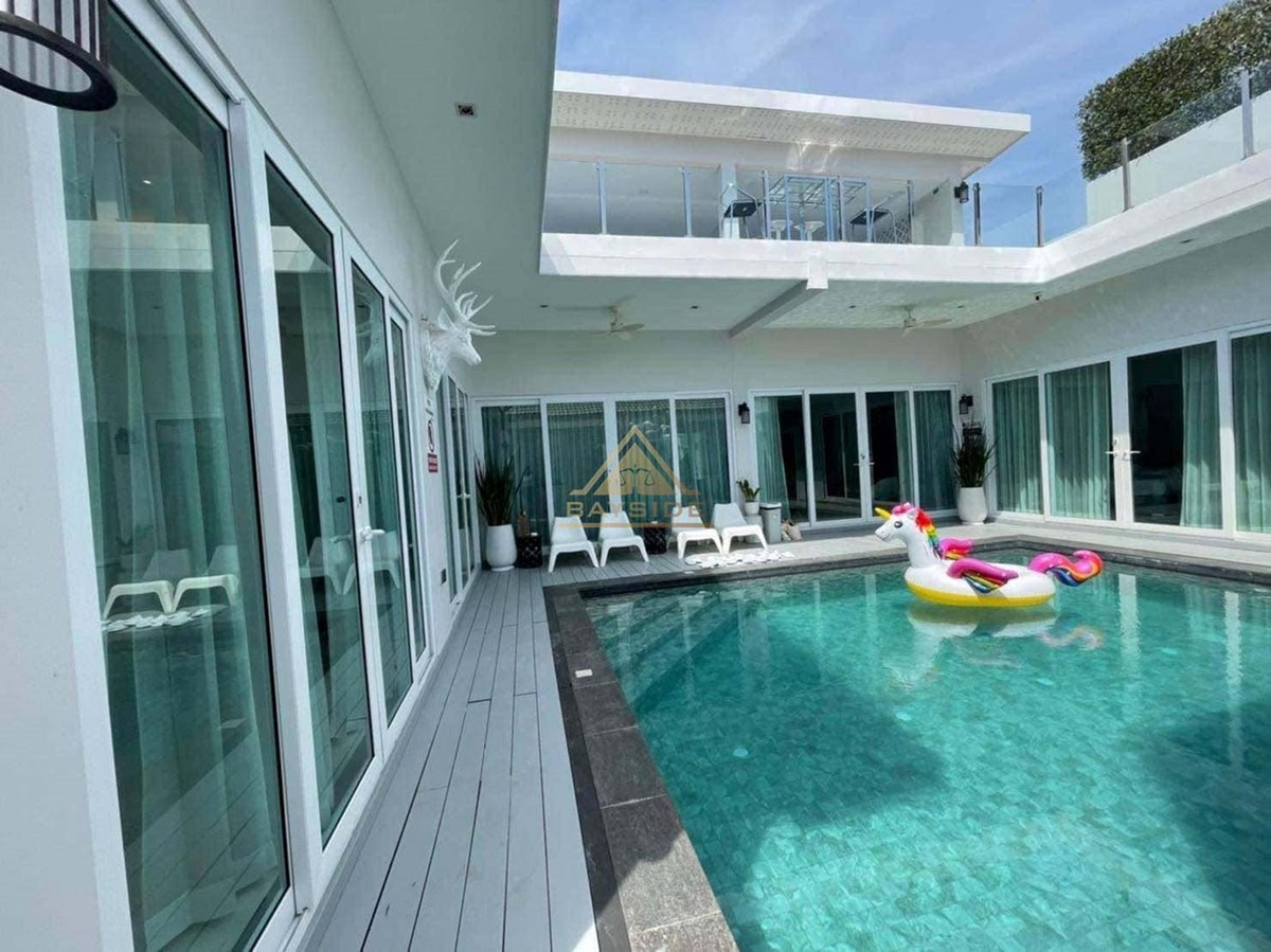 Modern style pool villa for Rent 