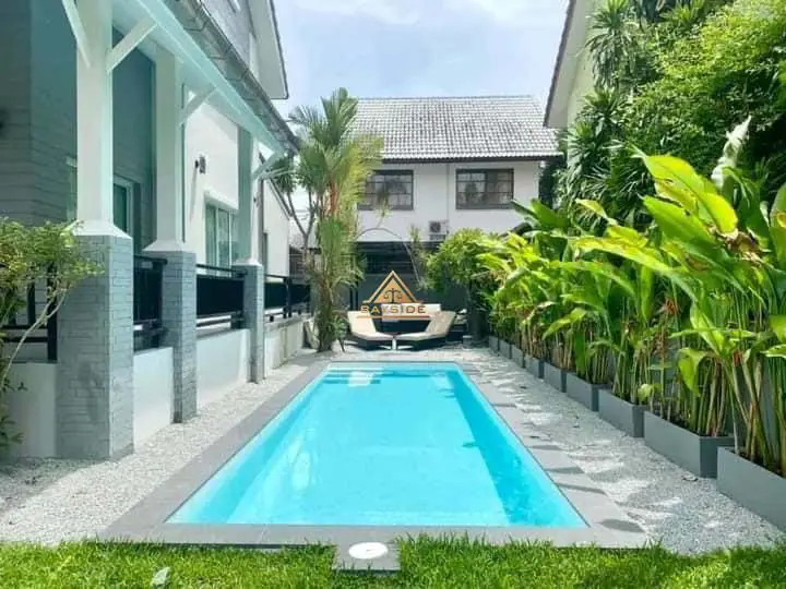 Newly Renovated house Central Park For Sale