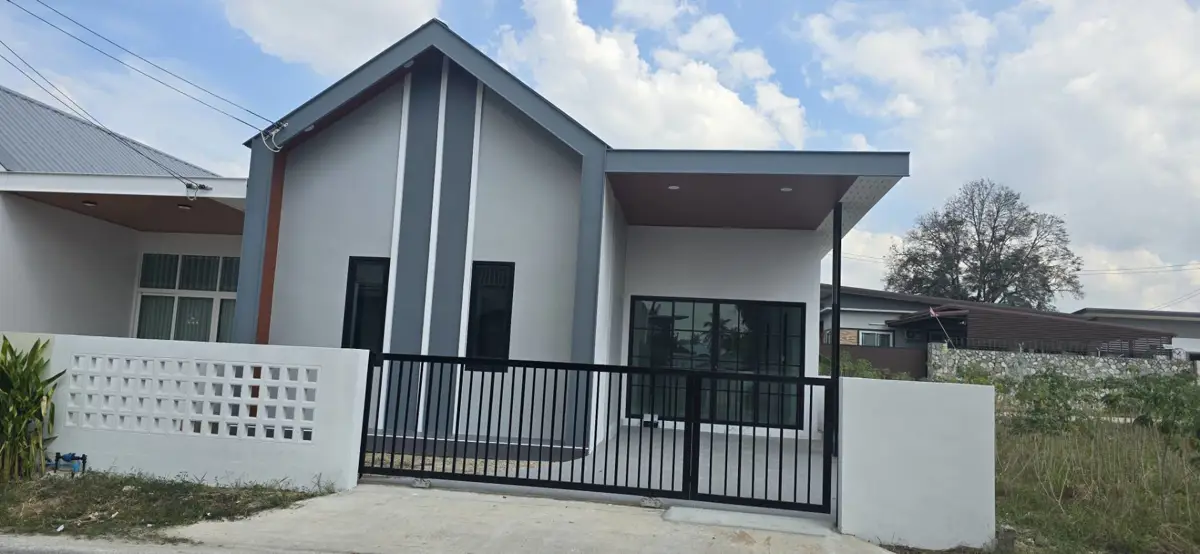 Single House For Sale near Mab Prachan