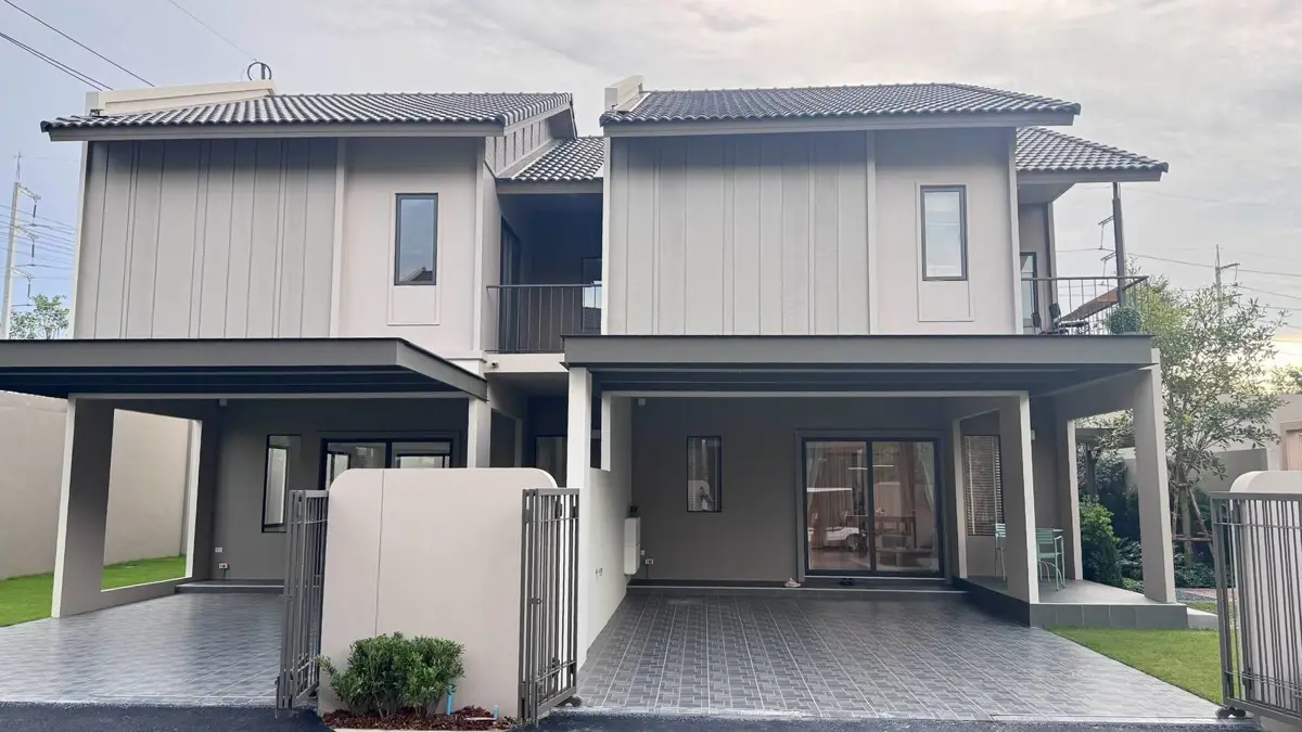2-story detached house for sale in ENGEL HAUS RONGPO-MOTORWAY 7