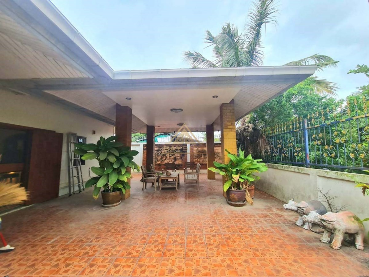European-Thai House Village For Sale