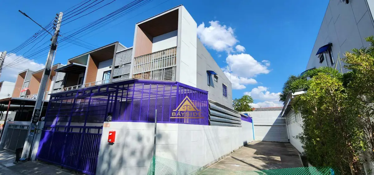 House Close to Pattaya Floating Market  3 Beds 2 ฺBaths for SALE