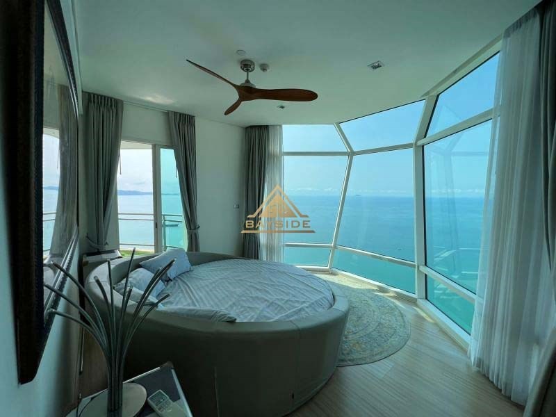 High floor condominium SALE