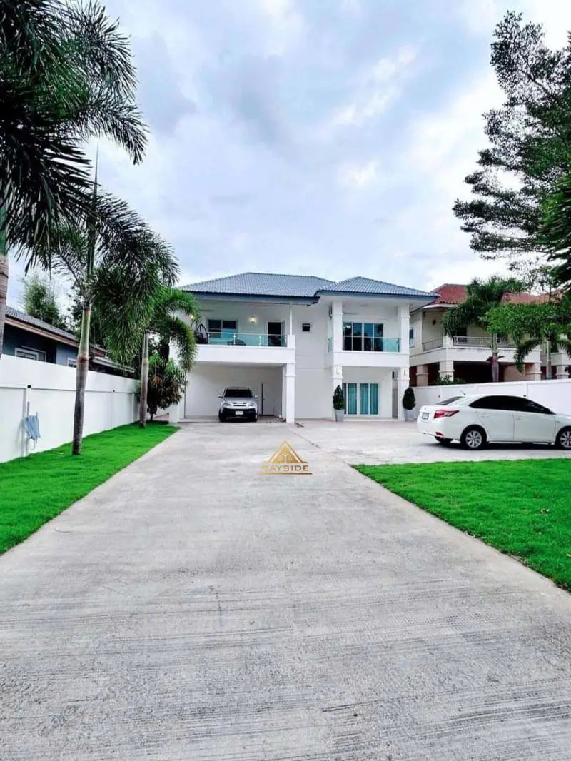 House in Chaknok Lake Pattaya 3 Beds 3 Baths for SALE