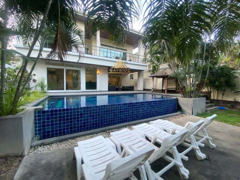 Pool Villa Near Jomtien Beach 4 Beds 5 Baths for RENT