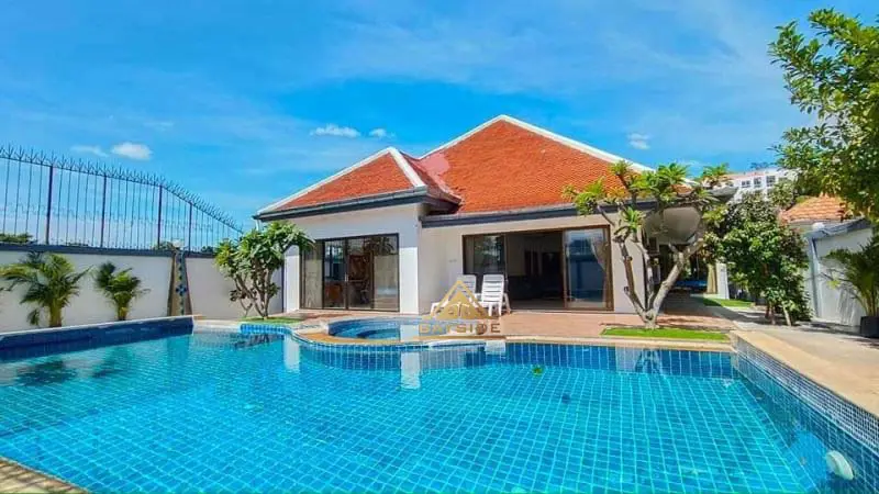 Pool Villa Near Jomtien Beach 4 Beds 4 Baths for RENT