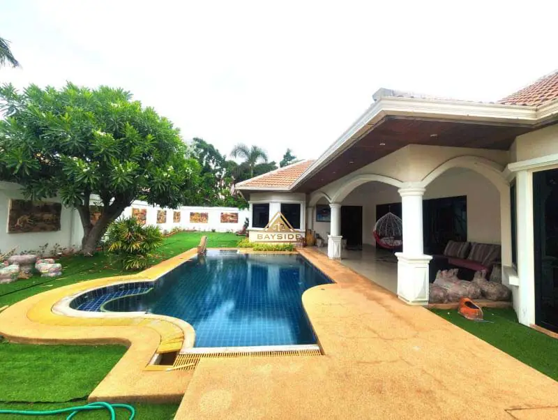 Pool Villa at Jomtien Park 3 Beds 4 Baths for RENT