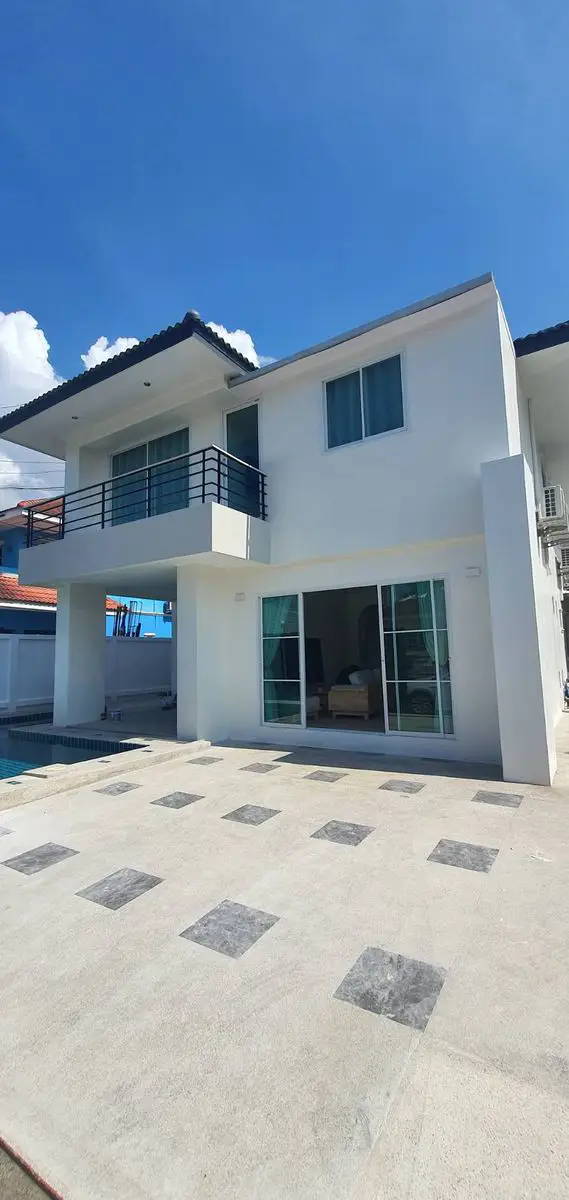 Two-story detached Pool Villa For Sale or Rent