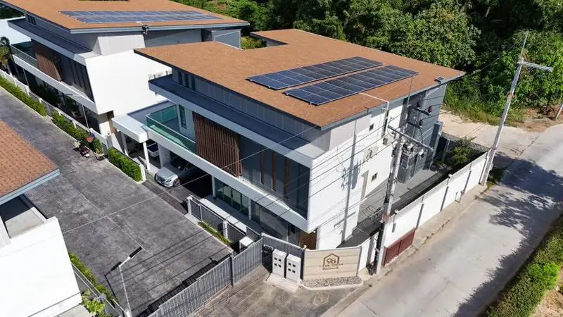 Modern 2-story pool villa 98 Lakeville Mabprachan 