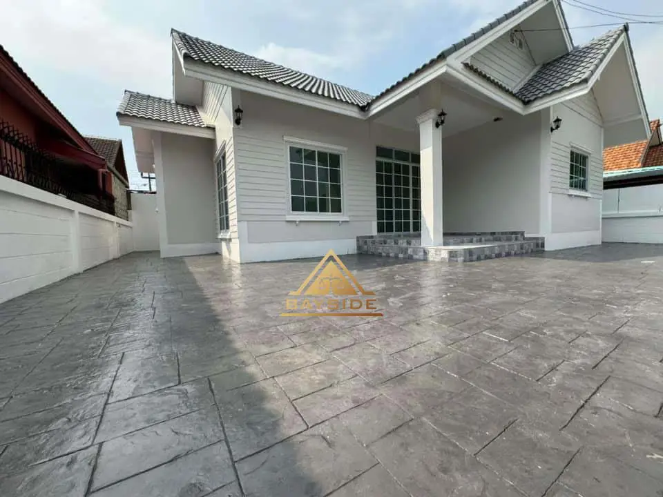 Single House English Style Takhian Tia 3 Beds 2 Baths for SALE