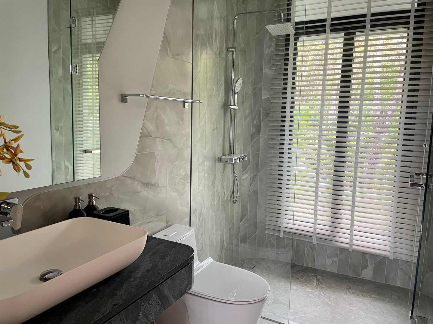 Guest Bathroom 3