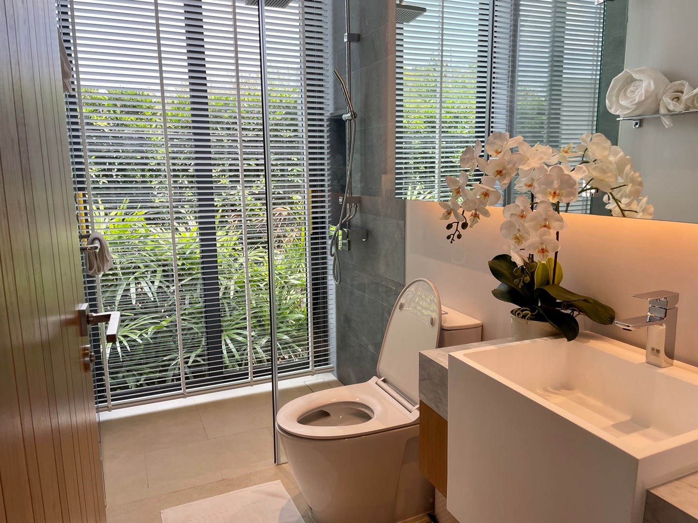 Guest Bathroom 2