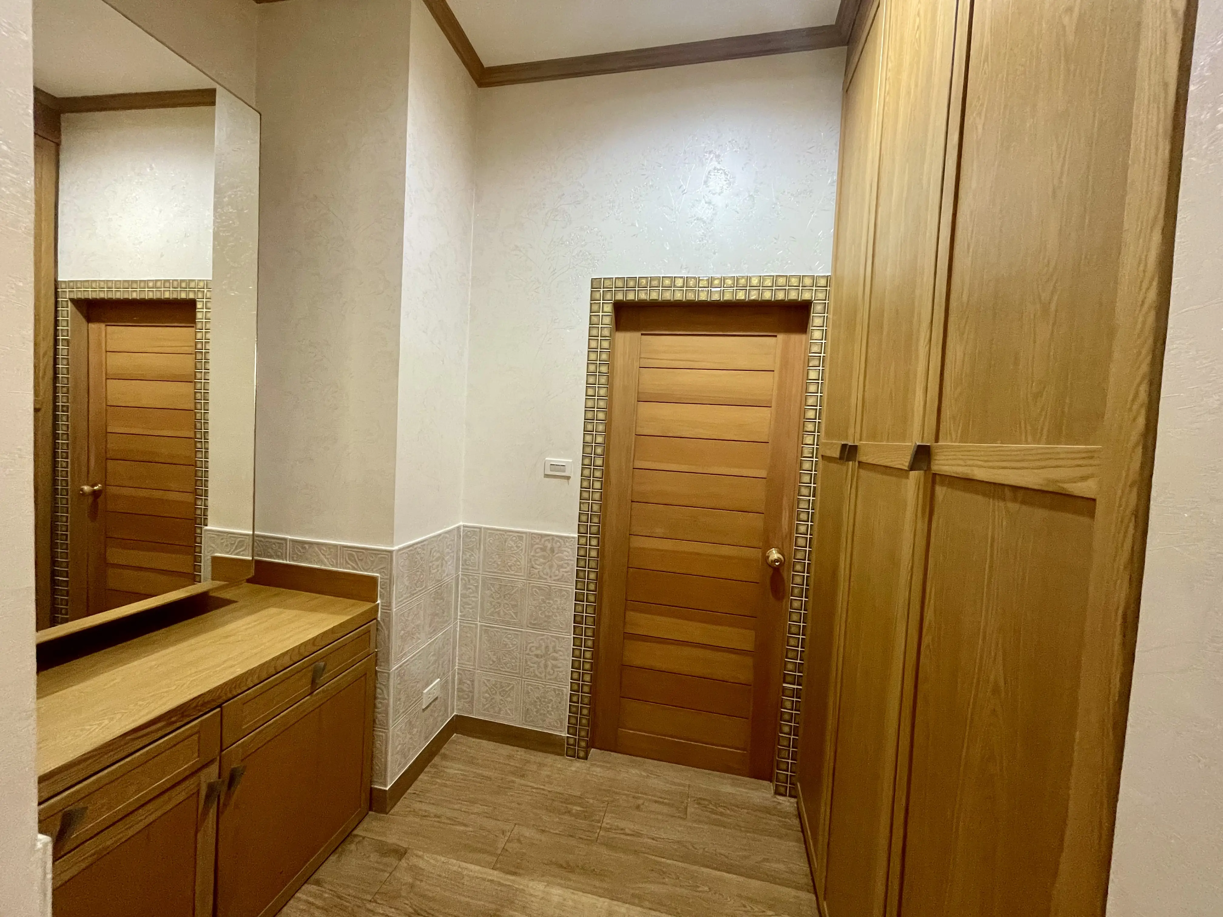 Wardrobe 