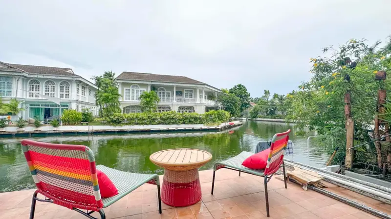 3 Bedroom Waterfront Pool Villa Koh Kaew
